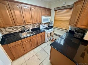 88-17 Shore Parkway 016, Howard Beach NY 11414