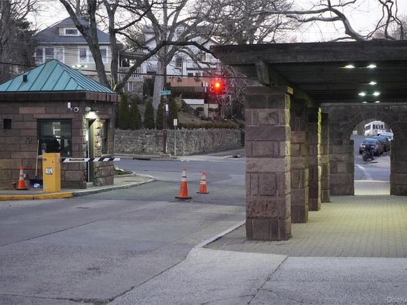 161 Pearsall Drive Pearsall Drive 3H, Mount Vernon NY 10552