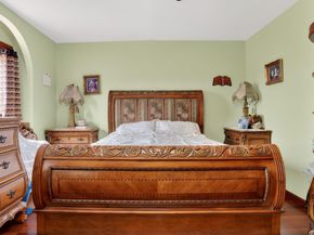 9429 Park Lane S, Woodhaven NY 11421