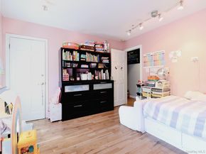 6 Morris Lane, Great Neck NY 11024