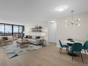 152-18 Union Turnpike 12R, Flushing NY 11367