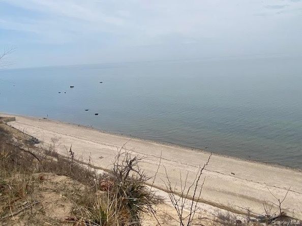 31 Glen Drive, Sound Beach NY 11789