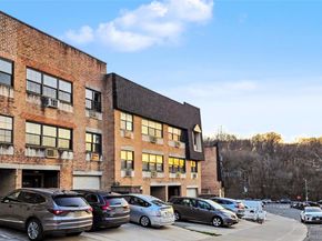 24026 70th Avenue 11A, Douglaston NY 11362