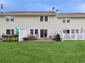 15 Gazebo Lane, Holtsville NY 11742