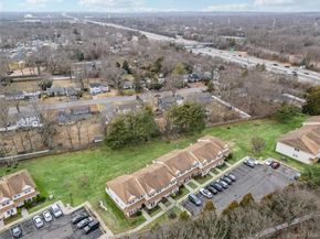 15 Gazebo Lane, Holtsville NY 11742