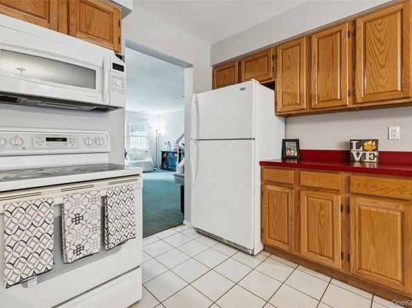 15 Gazebo Lane, Holtsville NY 11742