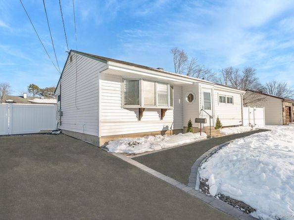 165 Westwood Drive, Brentwood NY 11717