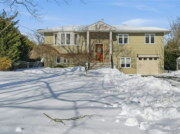 4 Stell Lane, East Northport NY 11731
