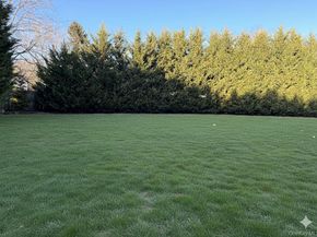 4 Stell Lane, East Northport NY 11731