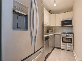 54-40 Little Neck Parkway 6M, Little Neck NY 11362