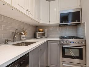 54-40 Little Neck Parkway 6M, Little Neck NY 11362