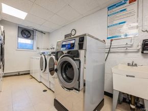 54-40 Little Neck Parkway 6M, Little Neck NY 11362