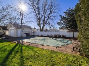 29 Norwich Avenue, Lynbrook NY 11563