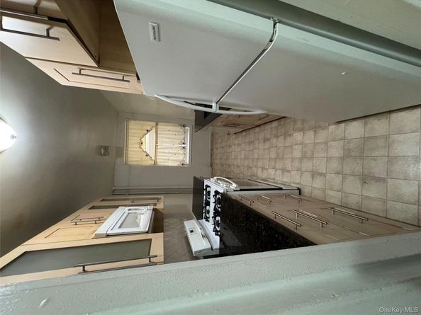 2081 Cruger Avenue Cruger 1K, Bronx NY 10462