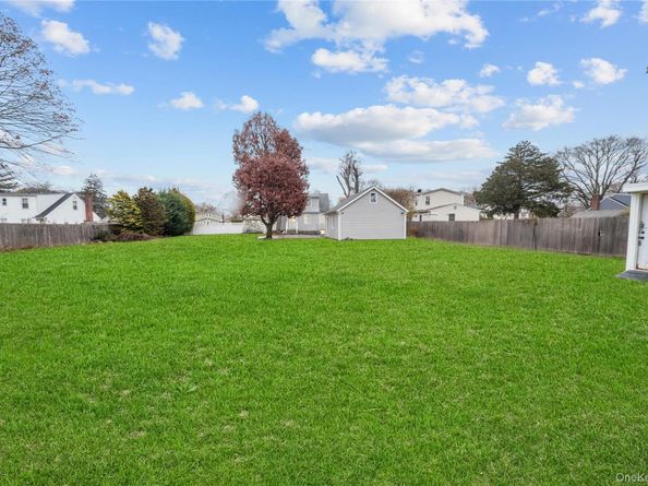 36 W 19th Street, Huntington Station NY 11746