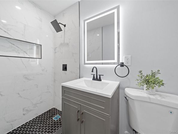 36 W 19th Street, Huntington Station NY 11746