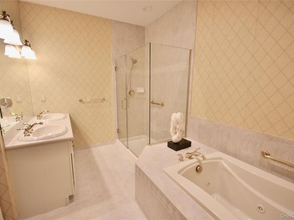 445 Bardini Drive, Melville NY 11747