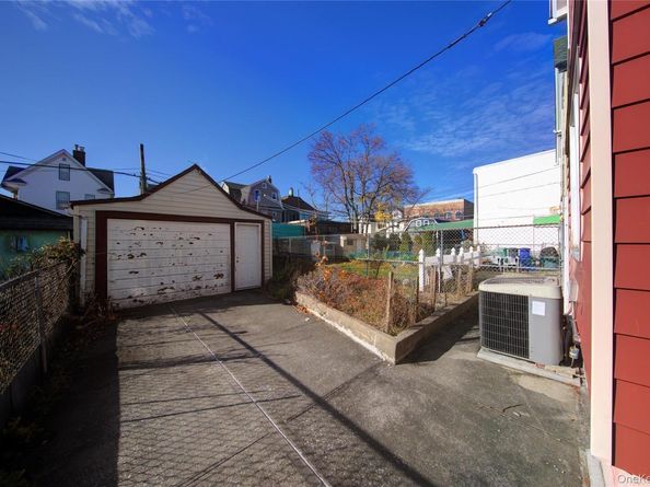 89-10 121st Street, Richmond Hill NY 11418