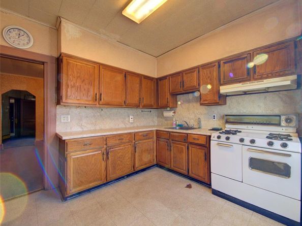 89-10 121st Street, Richmond Hill NY 11418