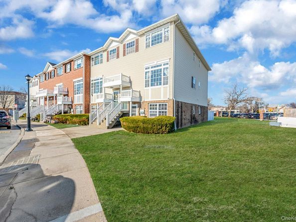 101 Surf Drive 23, Bronx NY 10473