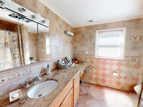 725 Scranton Avenue, East Rockaway NY 11518