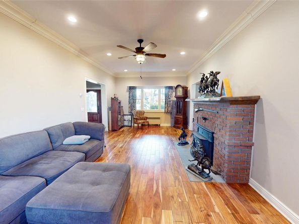 725 Scranton Avenue, East Rockaway NY 11518