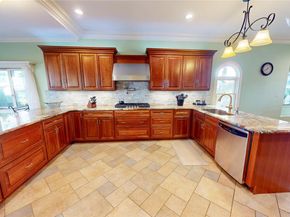 725 Scranton Avenue, East Rockaway NY 11518