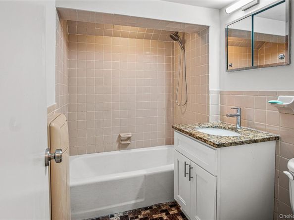 1000 Cleveland Street, Uniondale NY 11553