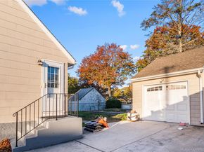 1000 Cleveland Street, Uniondale NY 11553