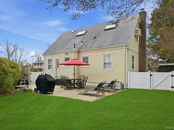 3805 Colonial Court, Seaford NY 11783