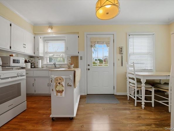 3805 Colonial Court, Seaford NY 11783