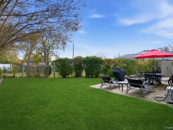 3805 Colonial Court, Seaford NY 11783