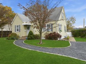 3805 Colonial Court, Seaford NY 11783