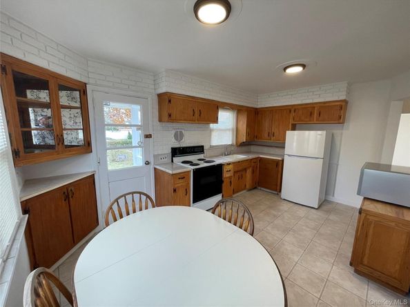 3305 1st Street, Oceanside NY 11572