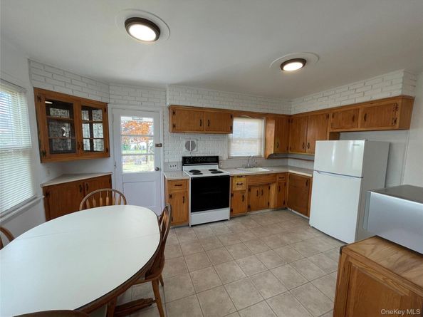 3305 1st Street, Oceanside NY 11572