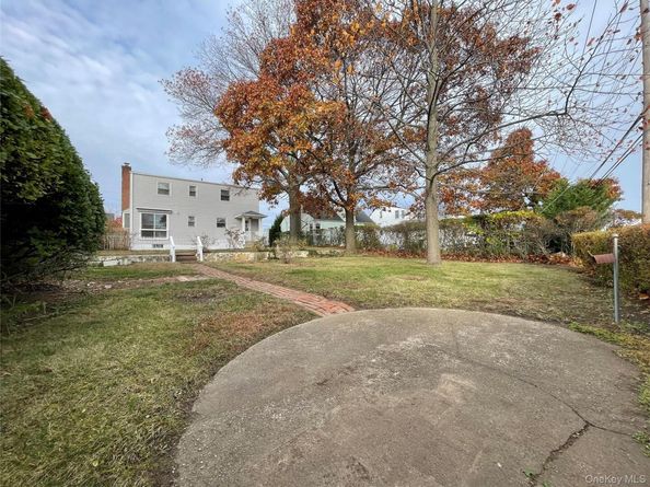 3305 1st Street, Oceanside NY 11572