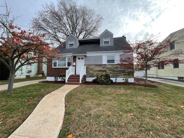 3305 1st Street, Oceanside NY 11572