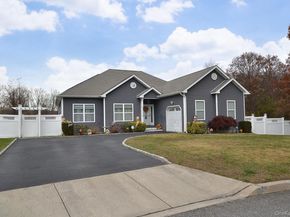 11 Macintosh, Selden NY 11784