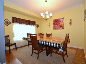 11 Macintosh, Selden NY 11784