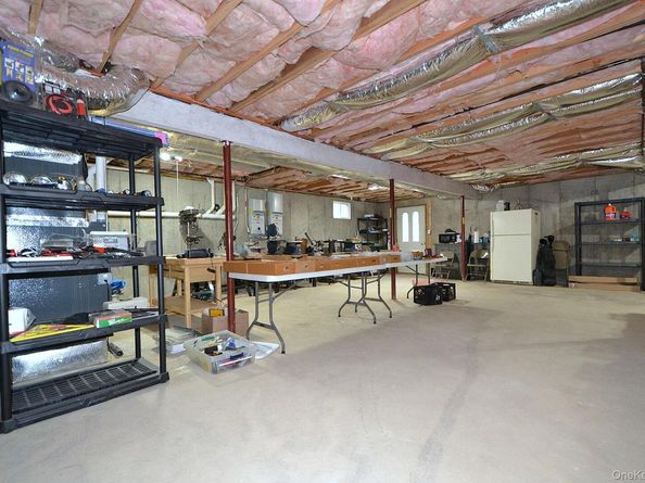 11 Macintosh, Selden NY 11784