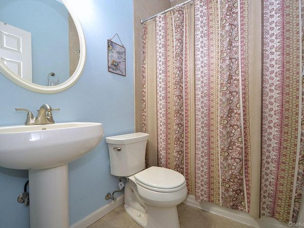 11 Macintosh, Selden NY 11784