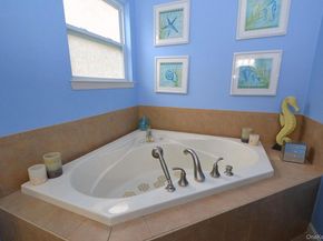 11 Macintosh, Selden NY 11784