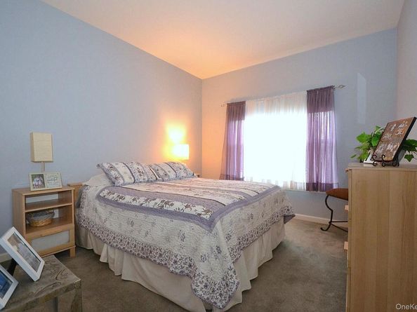 11 Macintosh, Selden NY 11784