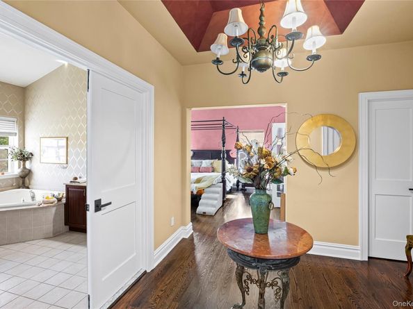 38 Hamlet Drive, Mount Sinai NY 11766