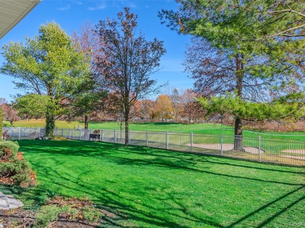 38 Hamlet Drive, Mount Sinai NY 11766