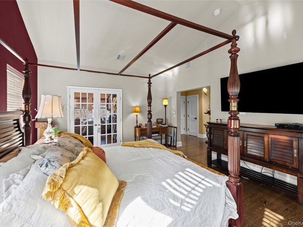 38 Hamlet Drive, Mount Sinai NY 11766