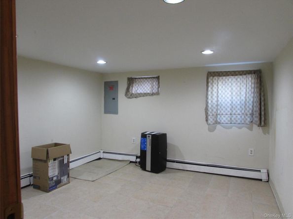 828 Windmill Avenue, West Babylon NY 11704