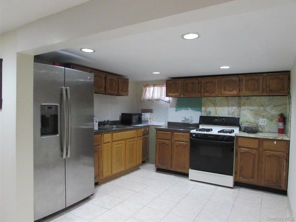 828 Windmill Avenue, West Babylon NY 11704