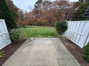 328 Prairie Court, Manorville NY 11949