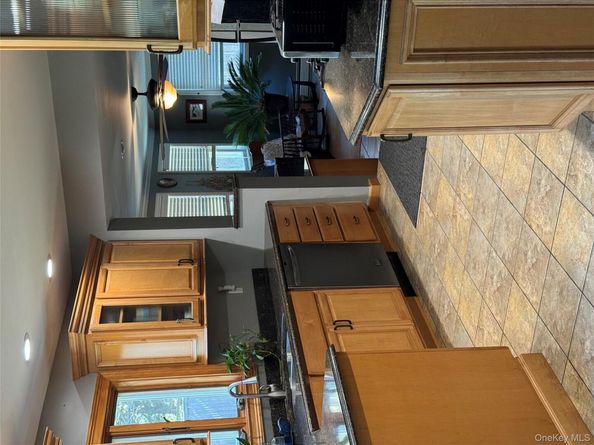 1 Glades Way, Halesite NY 11743